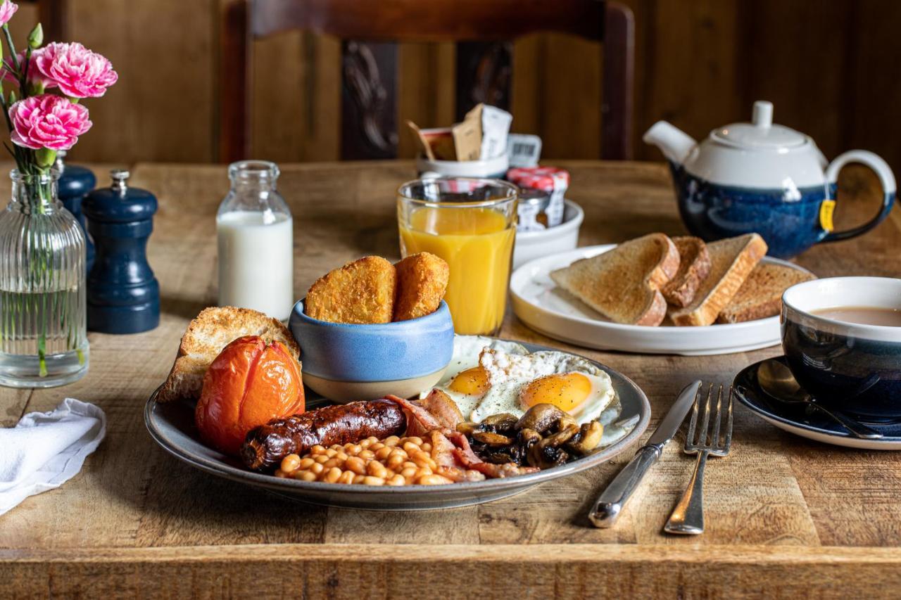 The Queens Head Hotel Rothbury Bagian luar foto