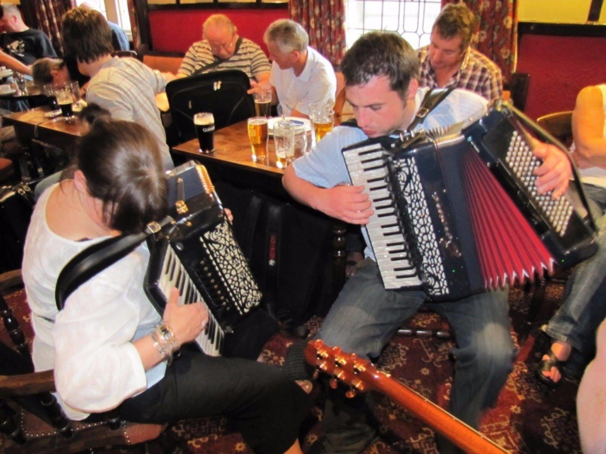 The Queens Head Hotel Rothbury Bagian luar foto